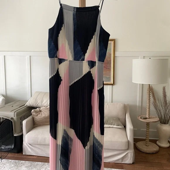 strapless open back dress Banana Republic Women's Pink Halter Maxi Dress V-Neck Tie Neck Pleated main image 0